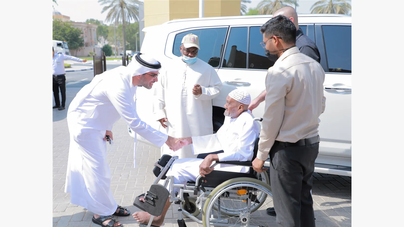 "Energy and Infrastructure" celebrates senior citizens on the occasion of the Arab Volunteer Day 15
