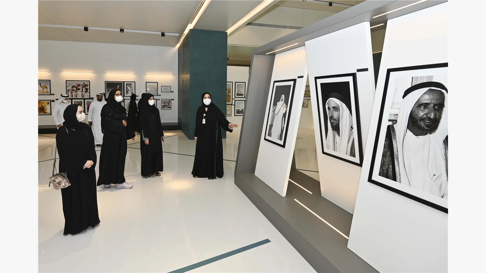 MOEI employees visit the Mohammed bin Rashid Library 10