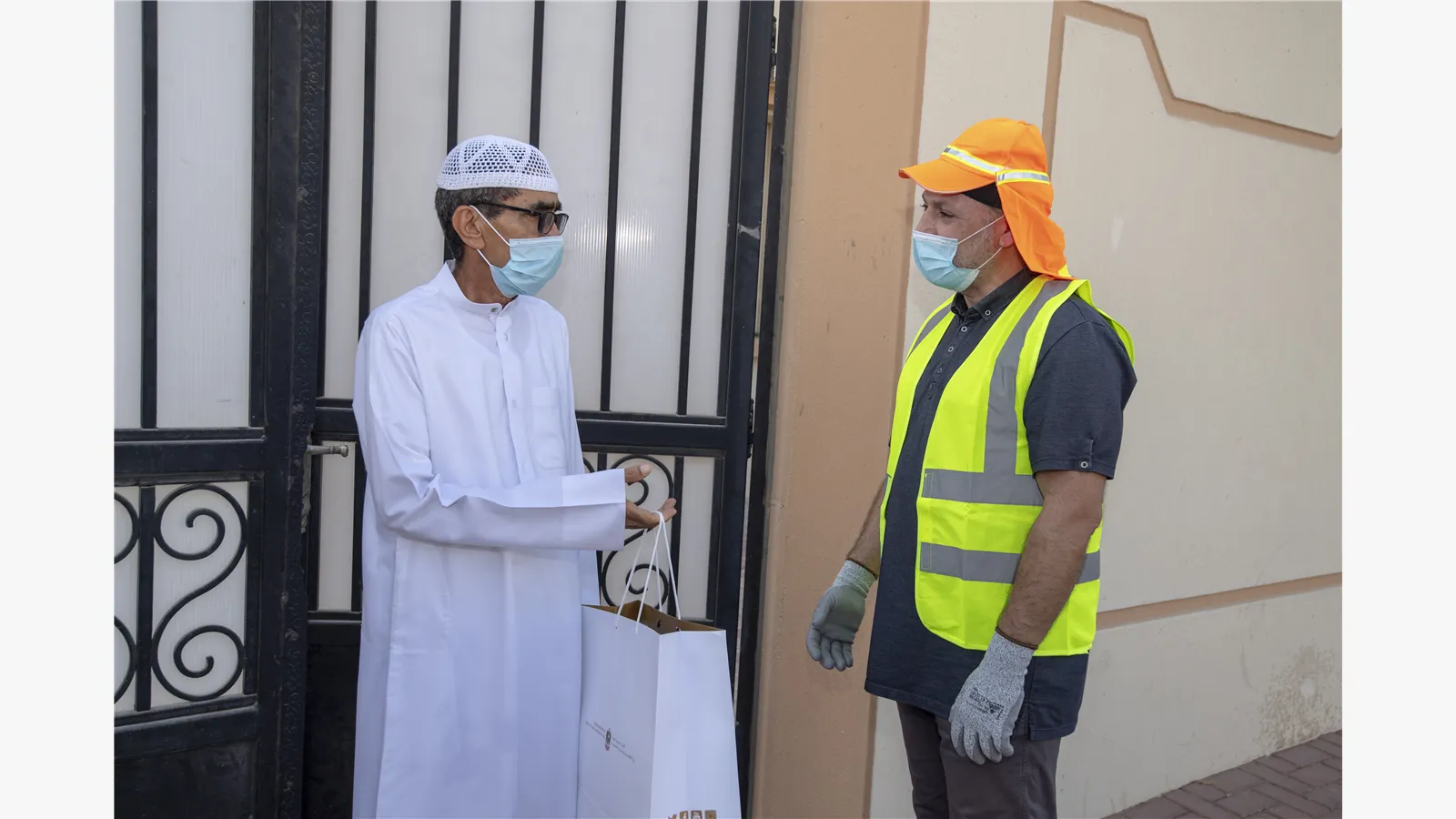 The Ministry of Energy and Infrastructure organizes a volunteer initiative in the Al Raqaib neighborhood in the Emirate of Ajman (in conjunction with the Arab Volunteer Day, the International Day of Engineers) 15
