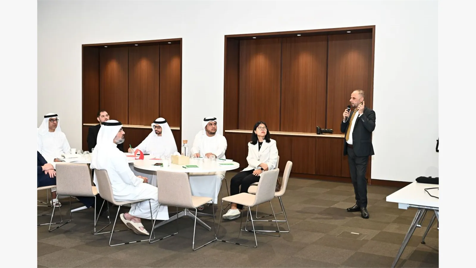 A Retreat session on the Mineral Wealth Strategy in the UAE 15